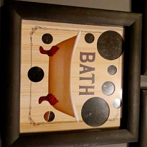 Bathroom wall hangings